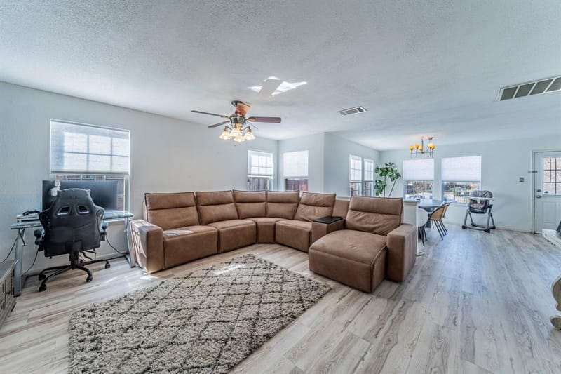 2216 La Salle Trail, Grand Prairie TX 75052 - Photo 4