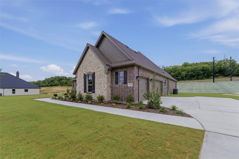 528 Lantana Drive, Weatherford TX 76082 - Photo 2