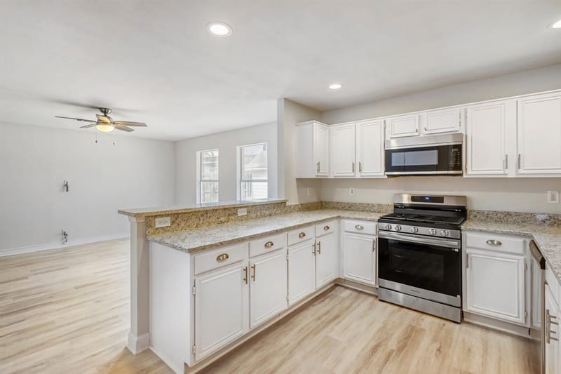 2112 Meadowview Drive, Corinth TX 76210 - Photo 6