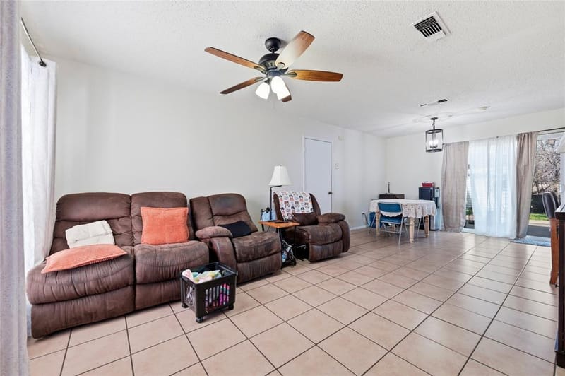 715 Sun Valley Drive, Duncanville TX 75116 - Photo 4
