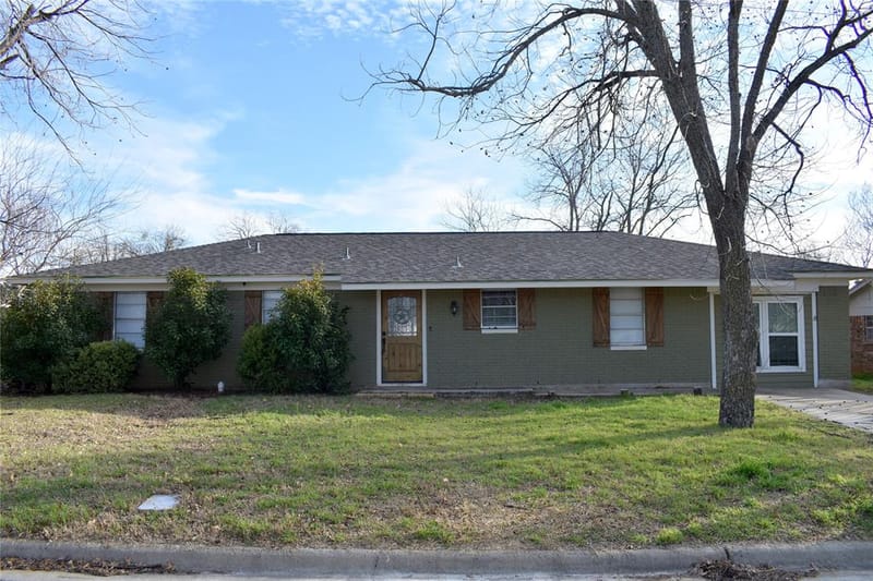 1207 E Fitzgerald Street, Bangs TX 76823