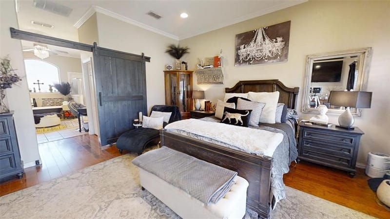 8810 S Hampton Drive, Granbury TX 76049 - Photo 13