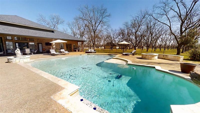 8810 S Hampton Drive, Granbury TX 76049 - Photo 26
