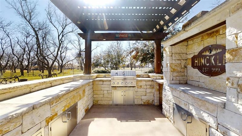 8810 S Hampton Drive, Granbury TX 76049 - Photo 30