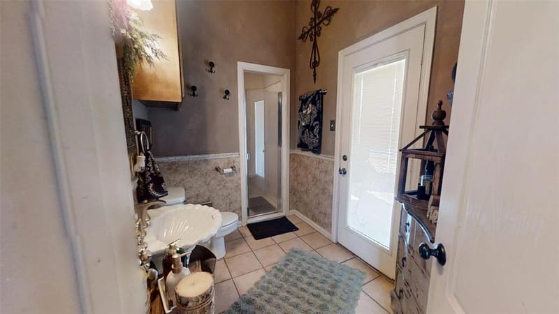 8810 S Hampton Drive, Granbury TX 76049 - Photo 18