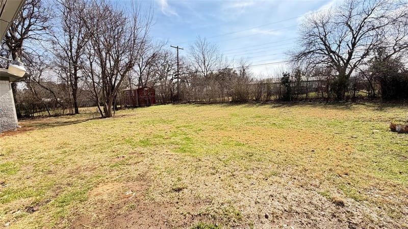 2816 Gardenia Street, Fort Worth TX 76119 - Photo 23
