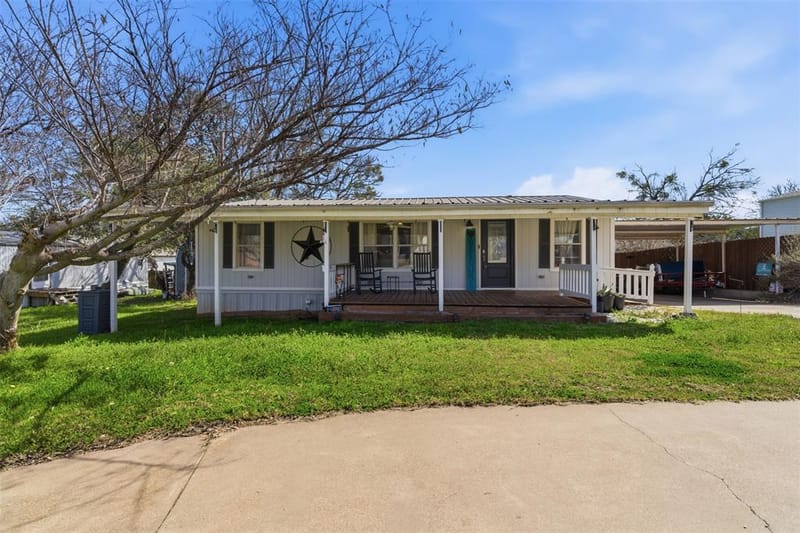 3011 Sky Court, Granbury TX 76049 - Photo 3