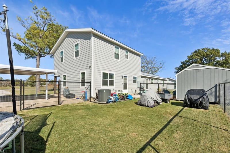 1060 E Reno Road, Reno TX 76020 - Photo 32