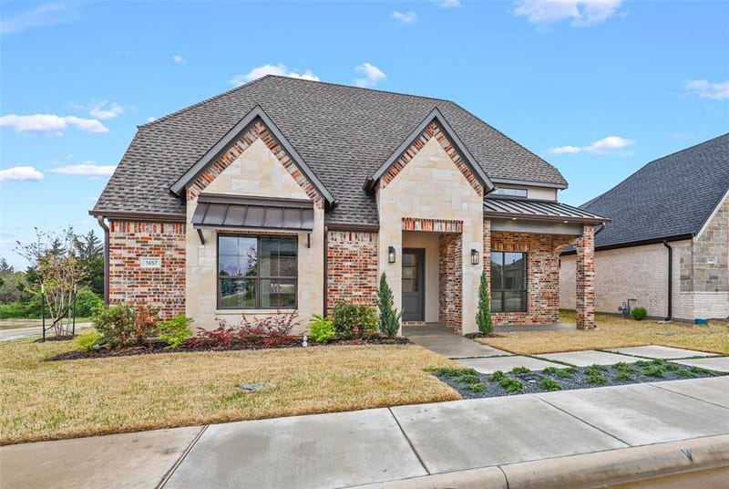 1657 Ethan Circle, Midlothian TX 76065 - Photo 2