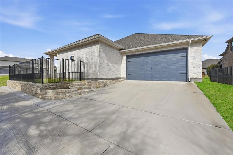 1645 Ethan Circle, Midlothian TX 76065 - Photo 33