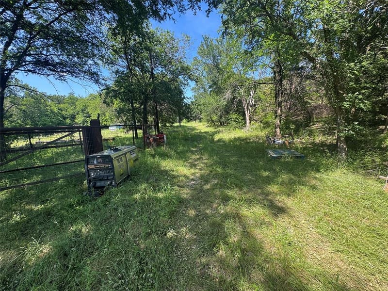 329 S Skyline Court, Cresson TX 76035 - Photo 8