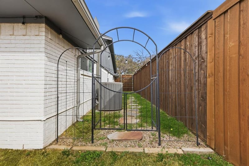 3132 Chapel Downs Drive, Dallas TX 75229 - Photo 26