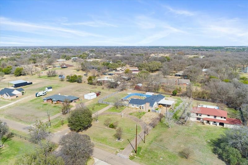 646 Winding Oaks, Waco TX 76705 - Photo 2