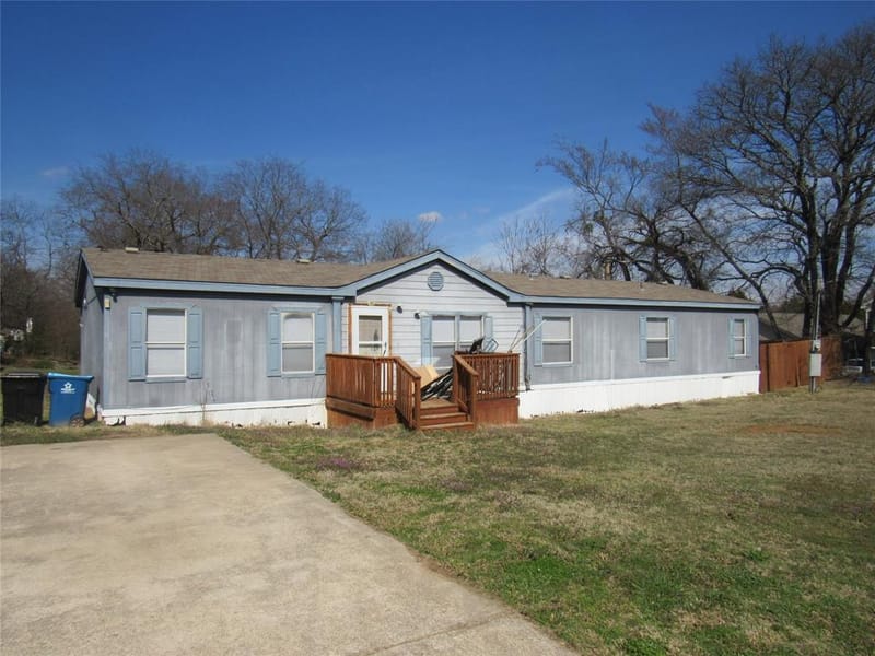 501 W Collins Street, Denison TX 75020 - Photo 2