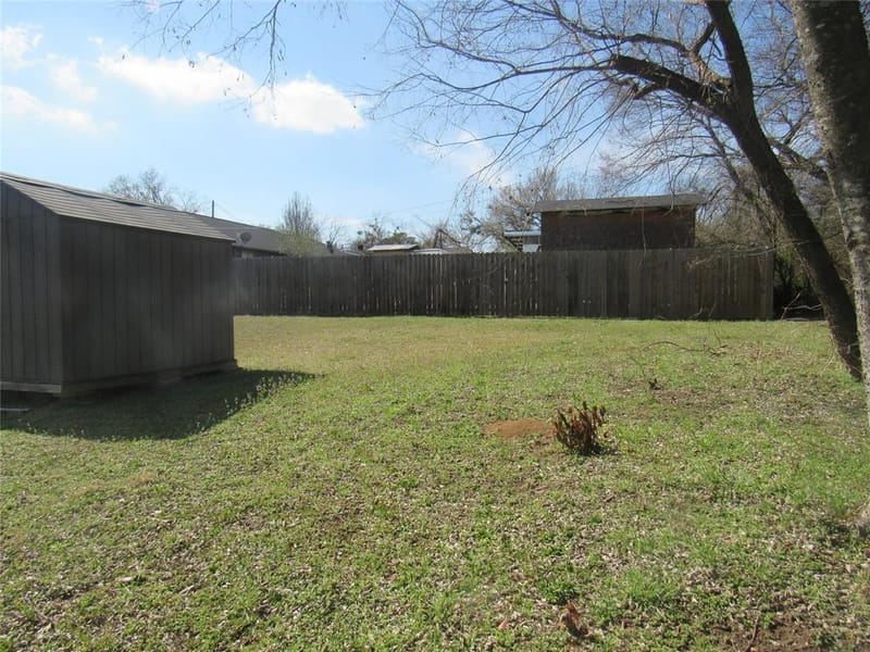 501 W Collins Street, Denison TX 75020 - Photo 28