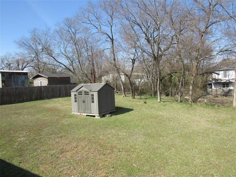 501 W Collins Street, Denison TX 75020 - Photo 24