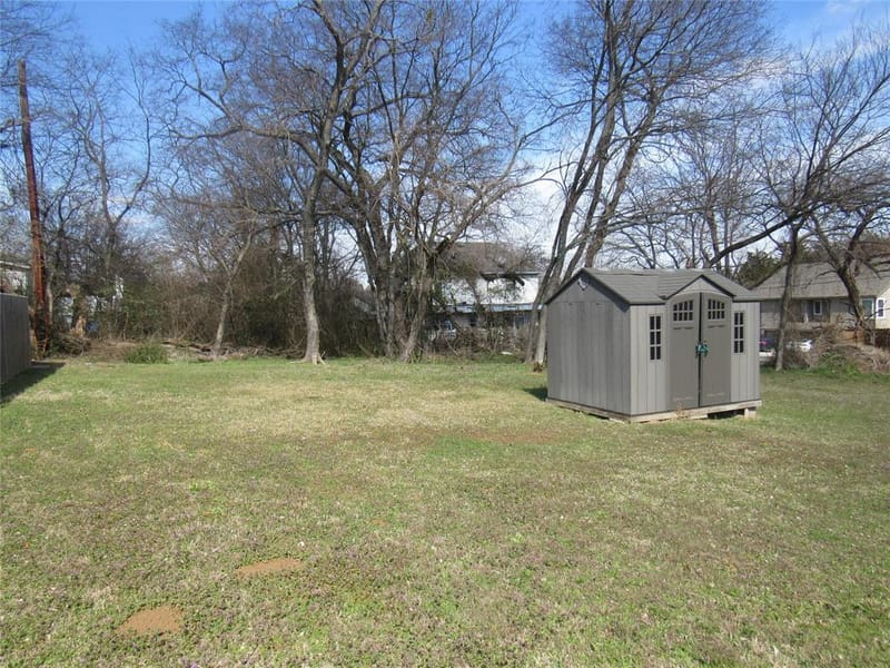 501 W Collins Street, Denison TX 75020 - Photo 30