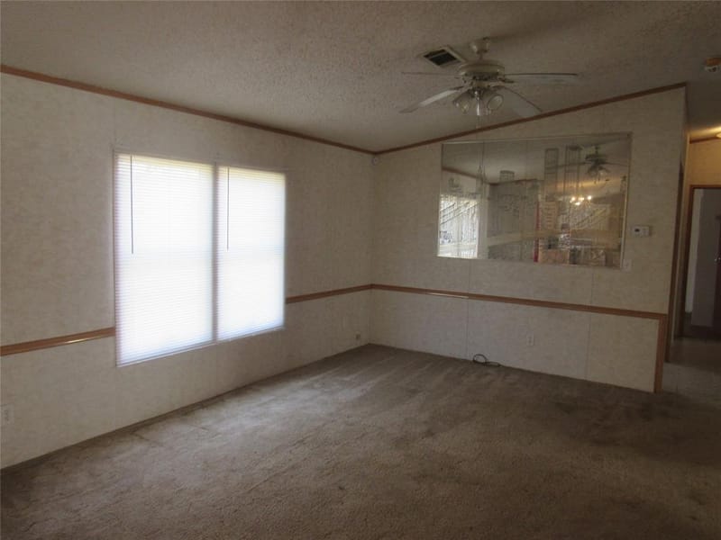 501 W Collins Street, Denison TX 75020 - Photo 10