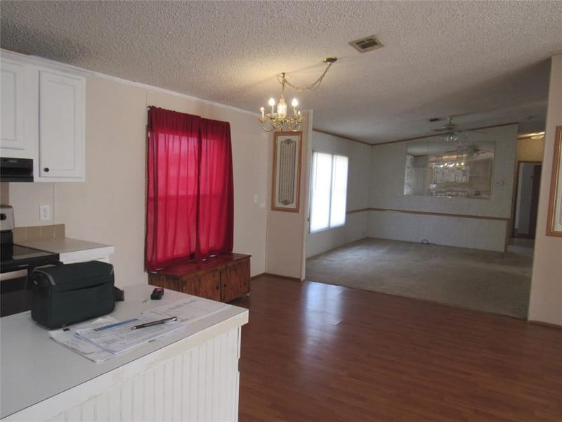 501 W Collins Street, Denison TX 75020 - Photo 8