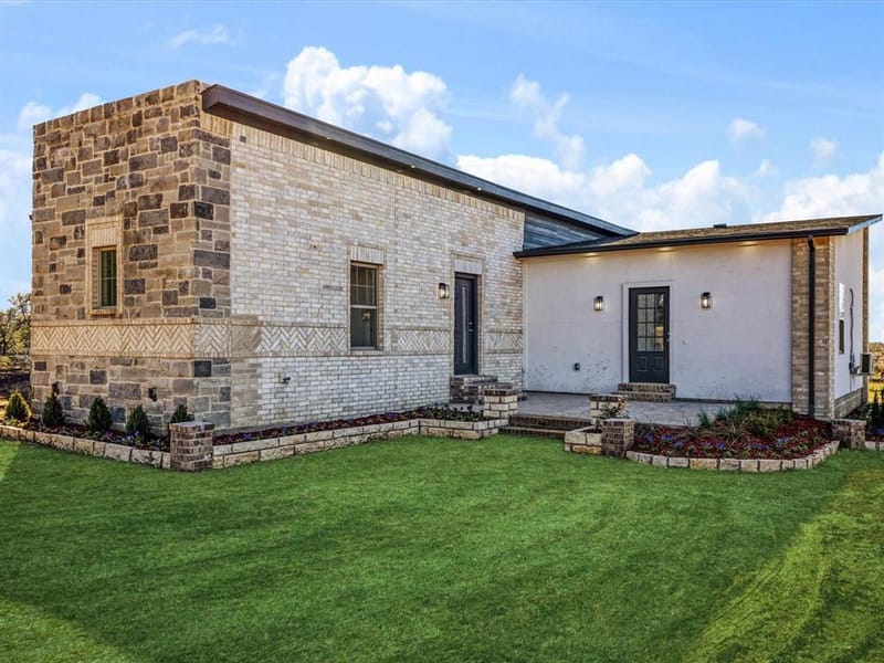 2761 Vz County Road 3417, Wills Point TX 75169