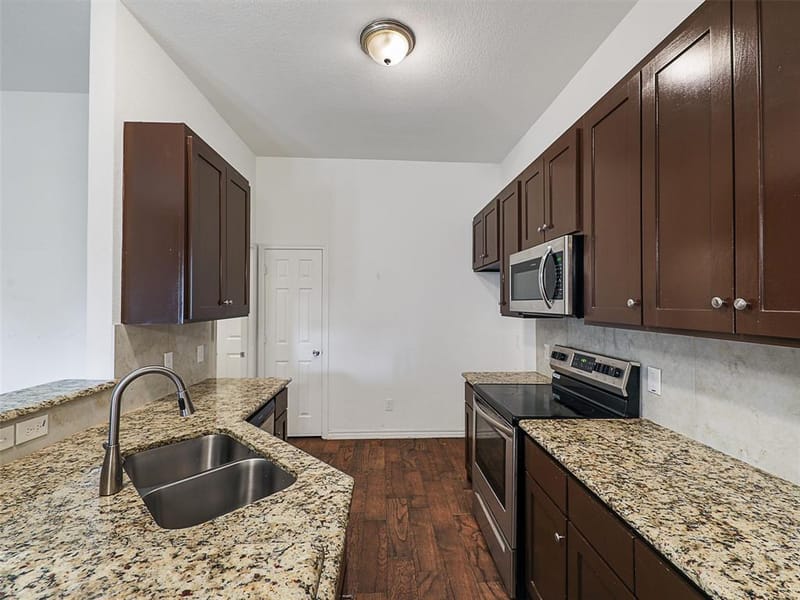 3101 Eastcrest Court, Fort Worth TX 76105 - Photo 10