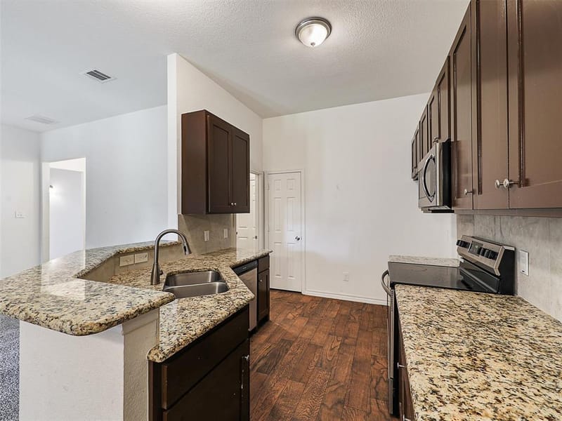 3101 Eastcrest Court, Fort Worth TX 76105 - Photo 11