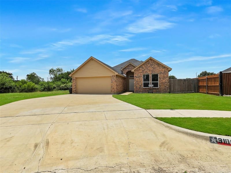 3101 Eastcrest Court, Fort Worth TX 76105 - Photo 4
