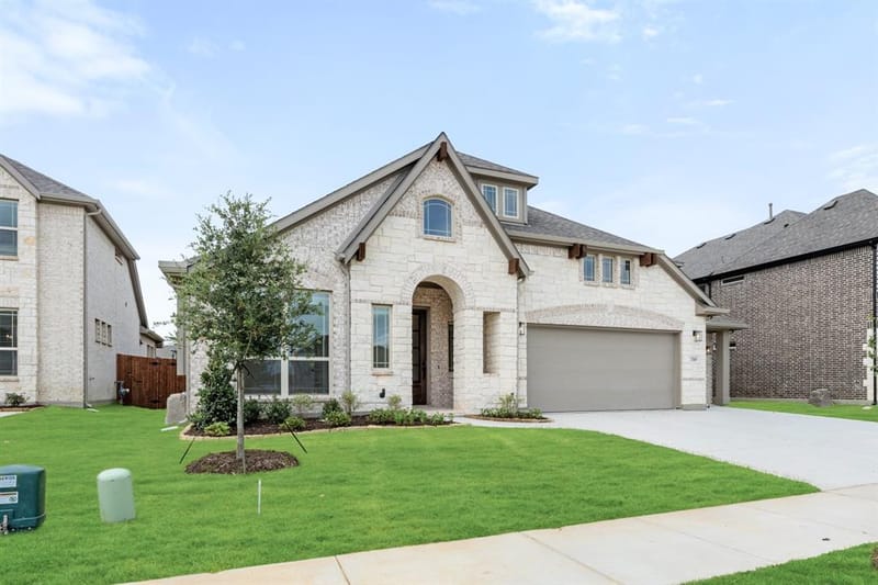 3305 Emerald Trace Drive, Denton TX 76226