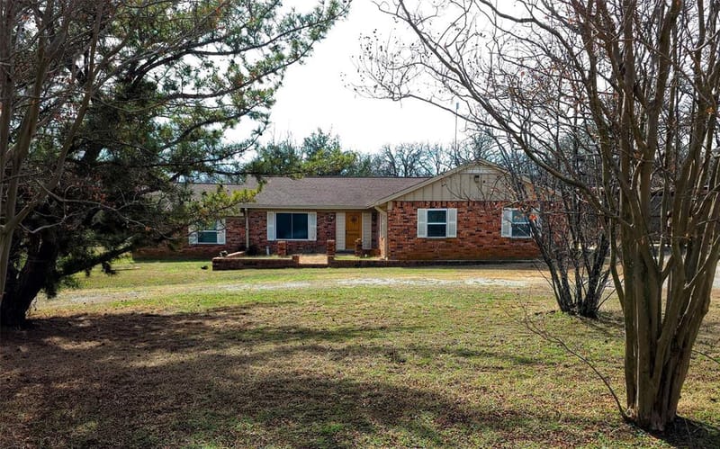 285 Montgomery Road, Mineral Wells TX 76067 - Photo 2