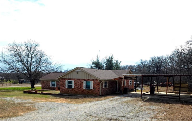 285 Montgomery Road, Mineral Wells TX 76067 - Photo 3