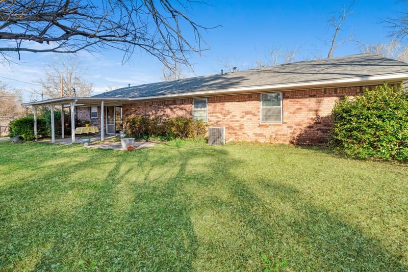 410 S Bois Darc Street, Blossom TX 75416 - Photo 18