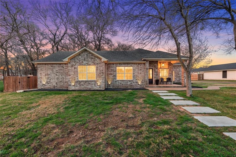 117 Lost Oaks Drive, Waco TX 76705 - Photo 3