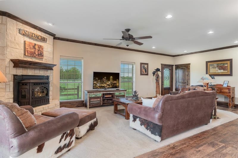289 Blackjack Road, Valley View TX 76272 - Photo 13