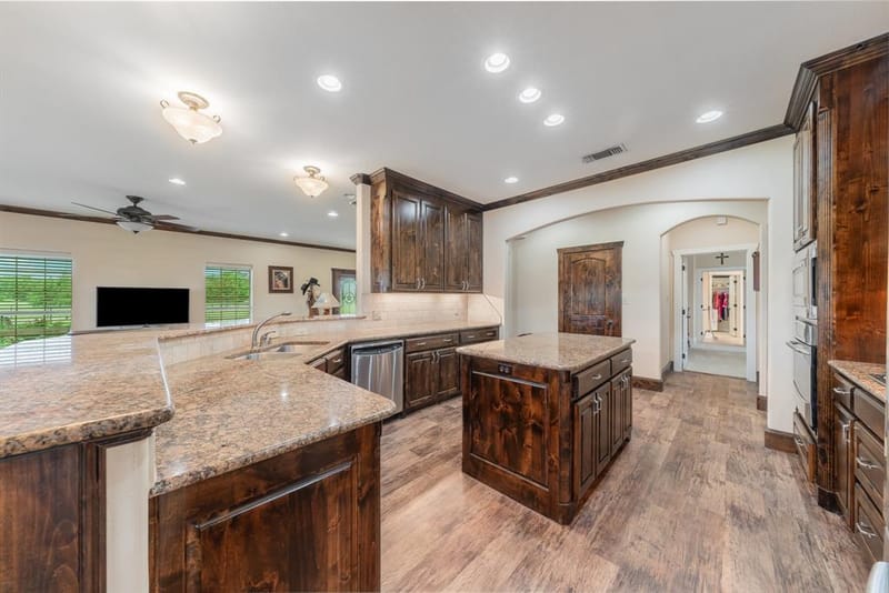 289 Blackjack Road, Valley View TX 76272 - Photo 22