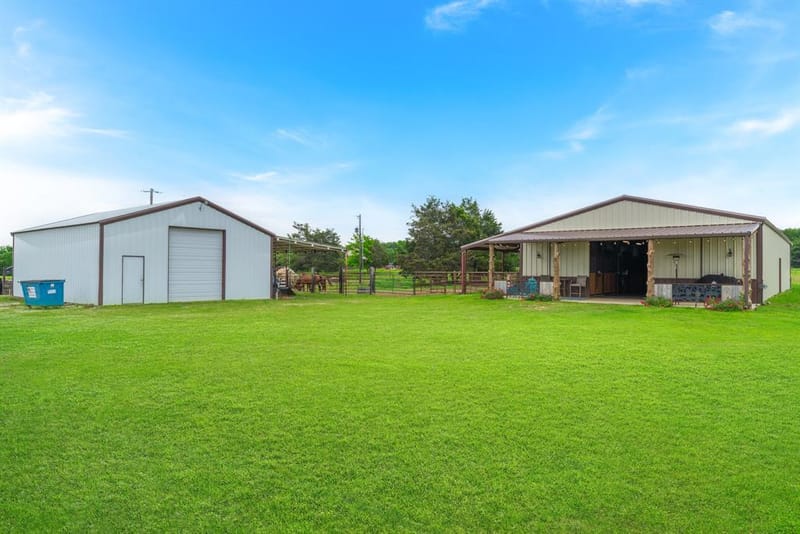 289 Blackjack Road, Valley View TX 76272 - Photo 33