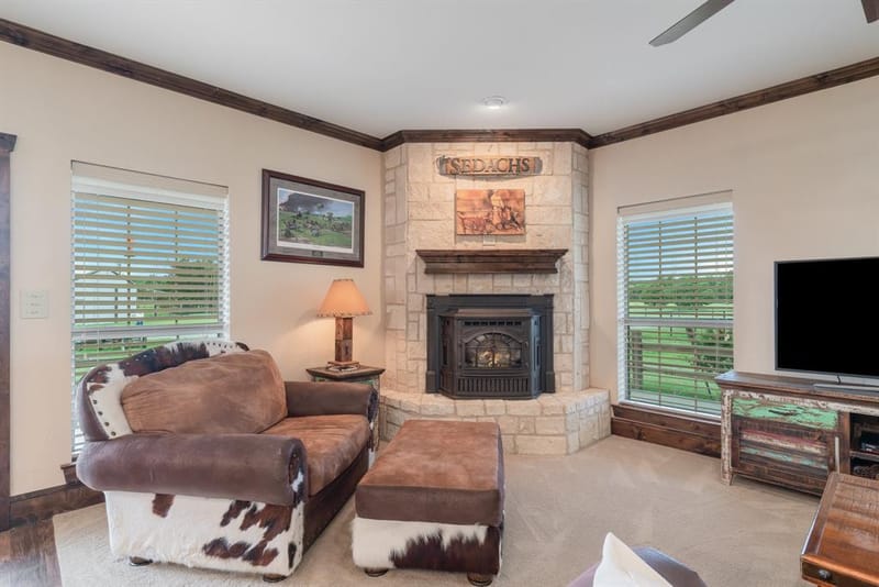 289 Blackjack Road, Valley View TX 76272 - Photo 14
