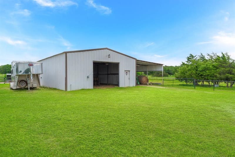 289 Blackjack Road, Valley View TX 76272 - Photo 37