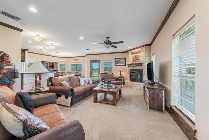 289 Blackjack Road, Valley View TX 76272 - Photo 19
