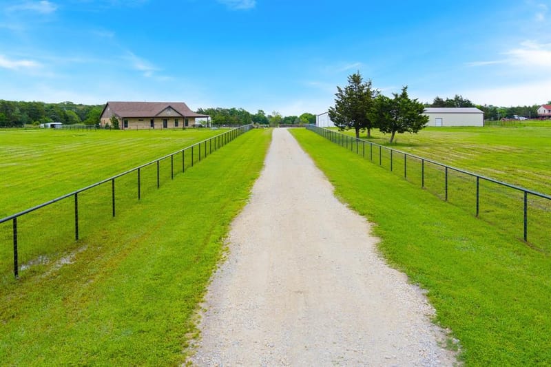 289 Blackjack Road, Valley View TX 76272 - Photo 8