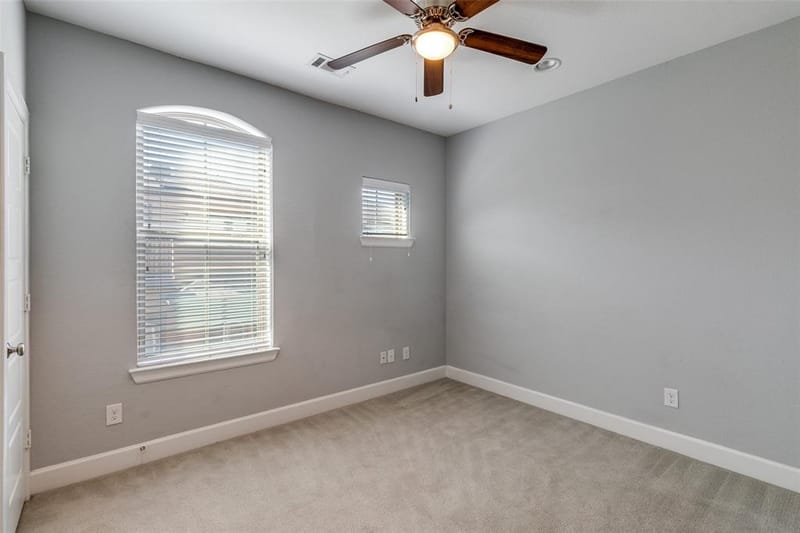 1348 Arch Place, Dallas TX 75215 - Photo 32