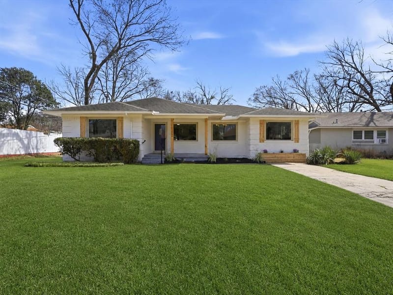 10322 Pinecrest Drive, Dallas TX 75228