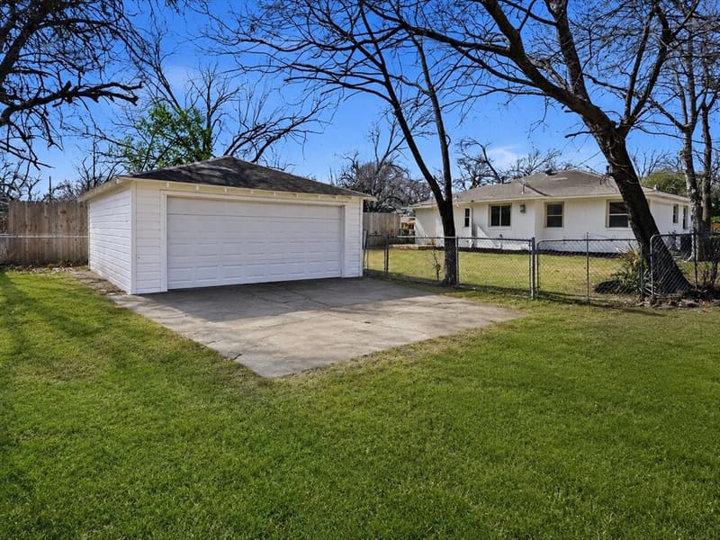 10322 Pinecrest Drive, Dallas TX 75228 - Photo 18