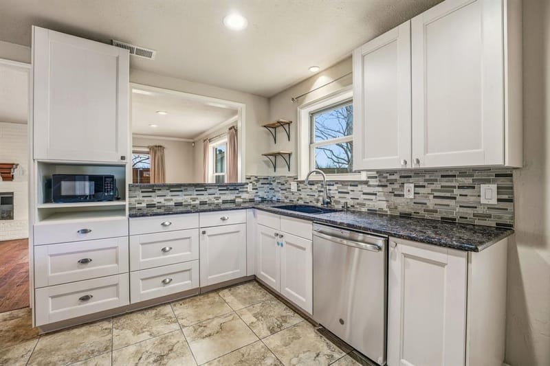 7115 Westover Drive, Granbury TX 76049 - Photo 13