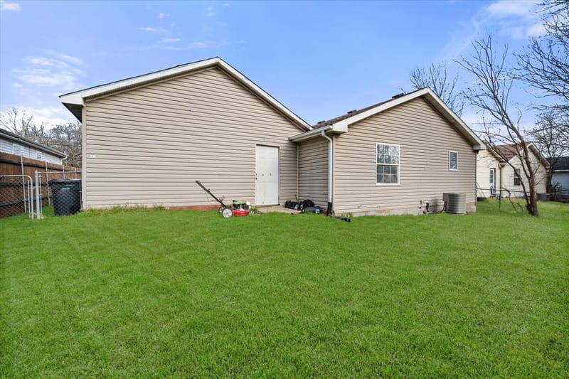 2301 W 13th Avenue, Corsicana TX 75110 - Photo 26
