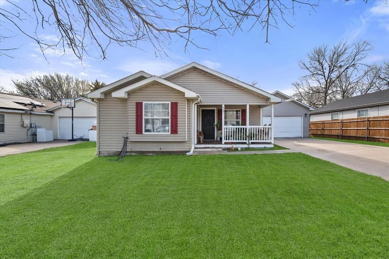 2301 W 13th Avenue, Corsicana TX 75110 - Photo 28