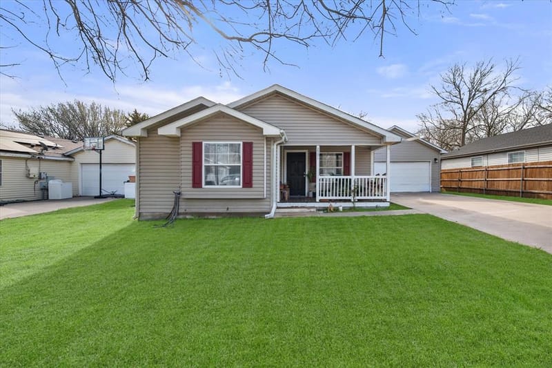 2301 W 13th Avenue, Corsicana TX 75110 - Photo 29