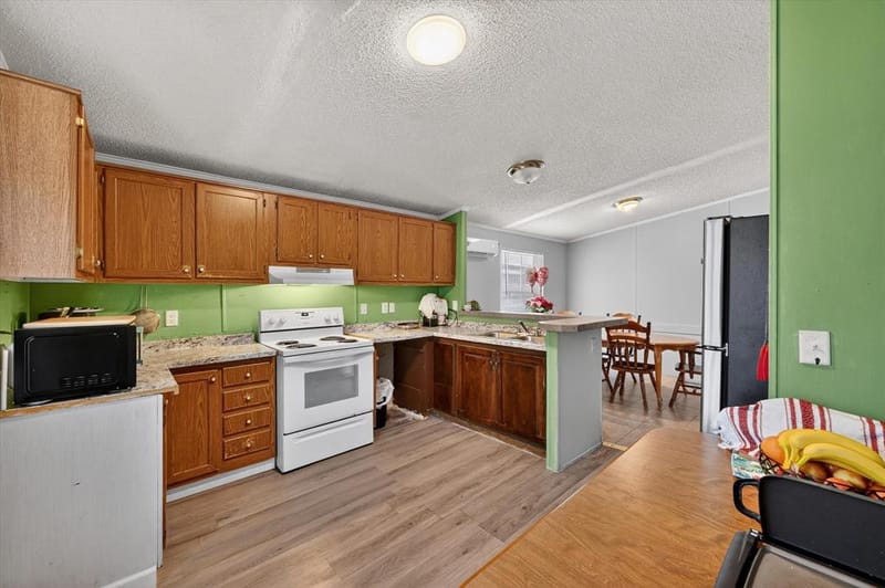 2301 W 13th Avenue, Corsicana TX 75110 - Photo 8