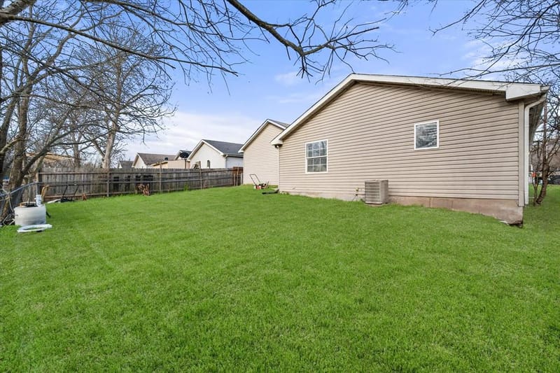 2301 W 13th Avenue, Corsicana TX 75110 - Photo 25