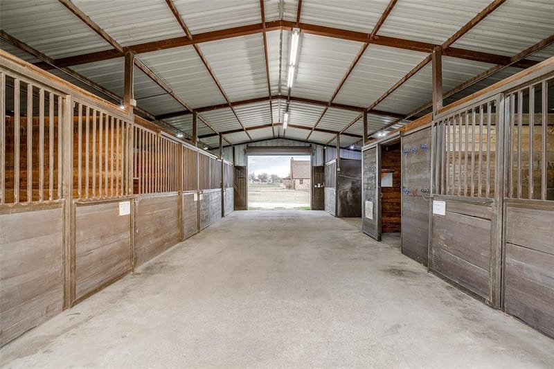 2220 Lazy Bend Road, Millsap TX 76066 - Photo 15
