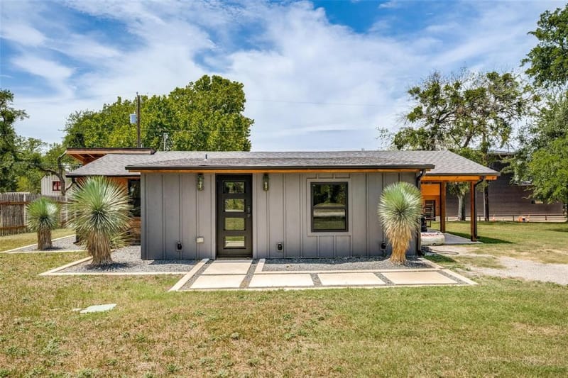 203 Evans Street, Lake Bridgeport TX 76426 - Photo 5